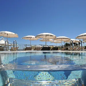 https://hotel-gradara.emilia-romagnahotels.net