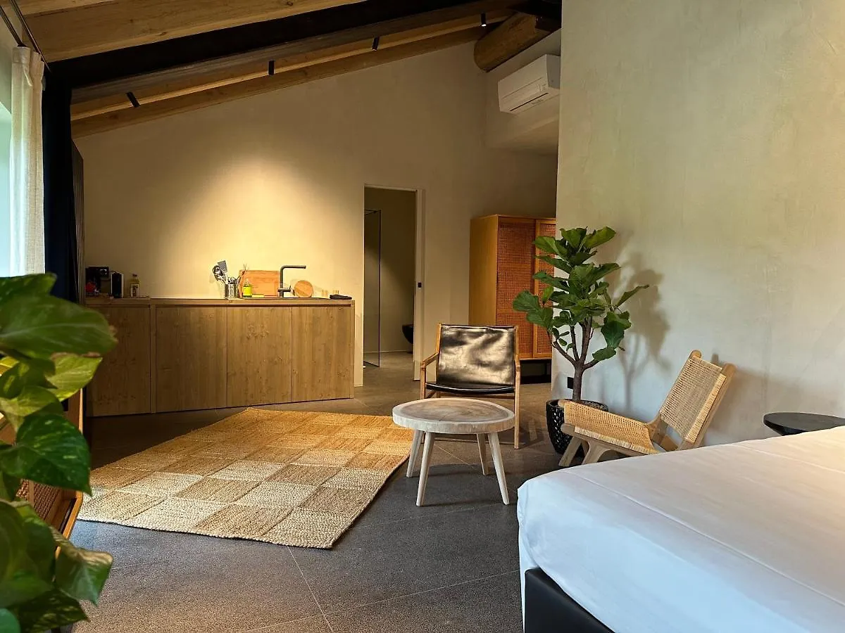 Bed & Breakfast Corte Vallio Desenzano del Garda Italy