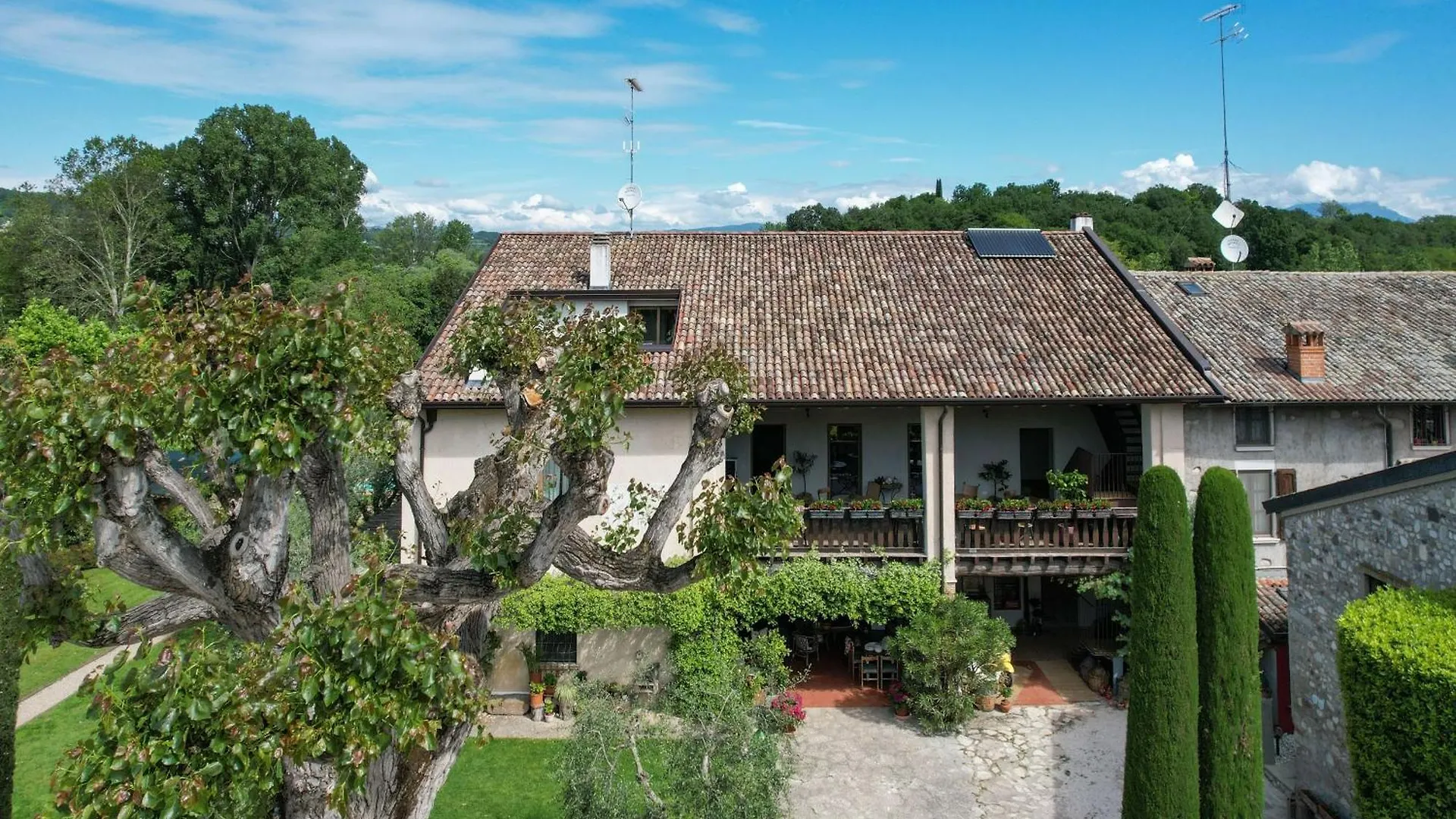 Corte Vallio Bed & Breakfast Desenzano del Garda